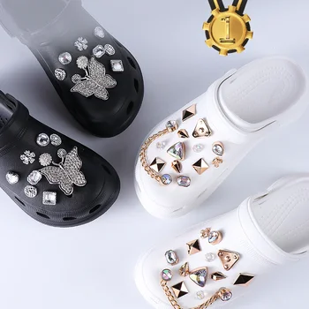 2021 Lüks Tasarımcı Croc Takılar DIY Taklidi Dekorasyon basit ayakkabı Croc JİBB Moda Takunya Toka Çocuk Kadın Kızlar Hediyeler